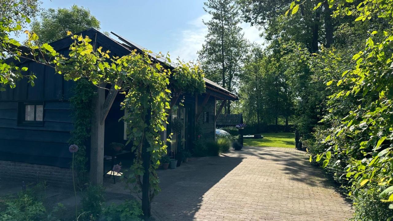 Bedandbreakfastrouveen Exterior photo